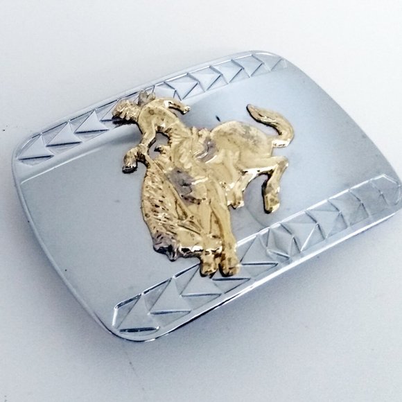 Western Style Silver & Gold Tone Bucking Bronco Belt Buckle - Picture 2 of 6